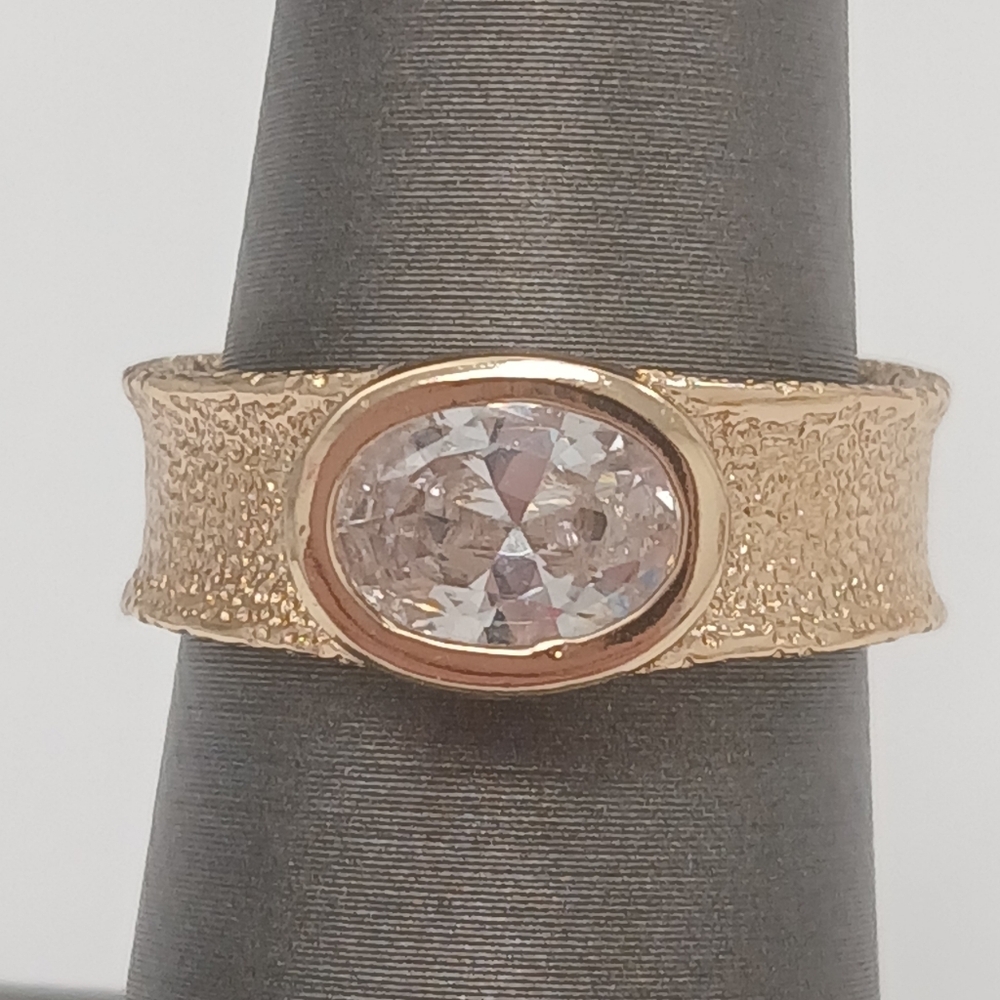 New 18k Goldplated Textured Adjustable Ring with Clear Stone Pretty Bird - Picture 5 of 5